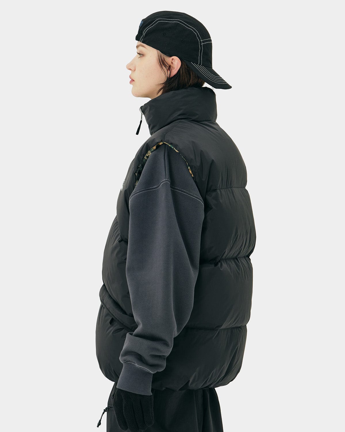 VERT 23 REVERSIBLE DOWN VEST BLACK