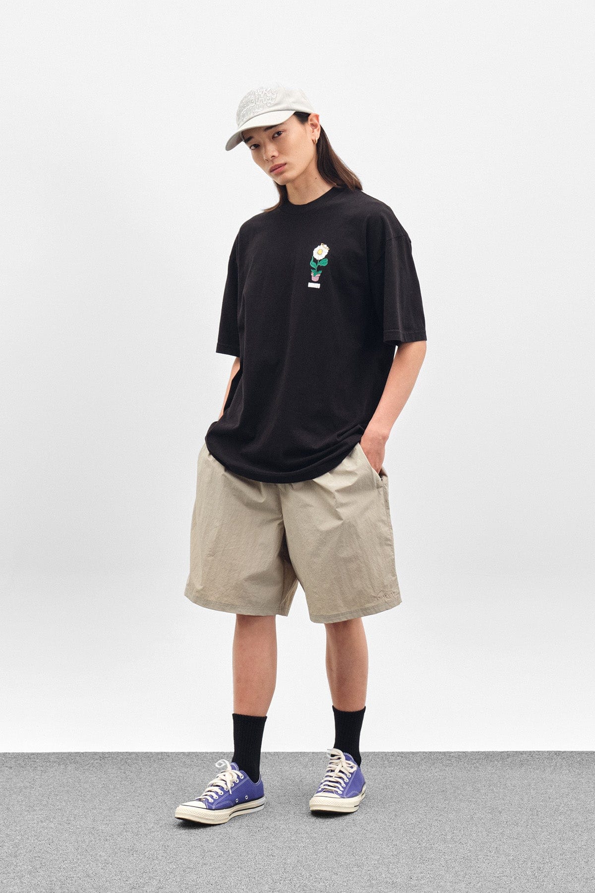 VERT FLOWER SSV GD 6.5OZ TEE BLACK