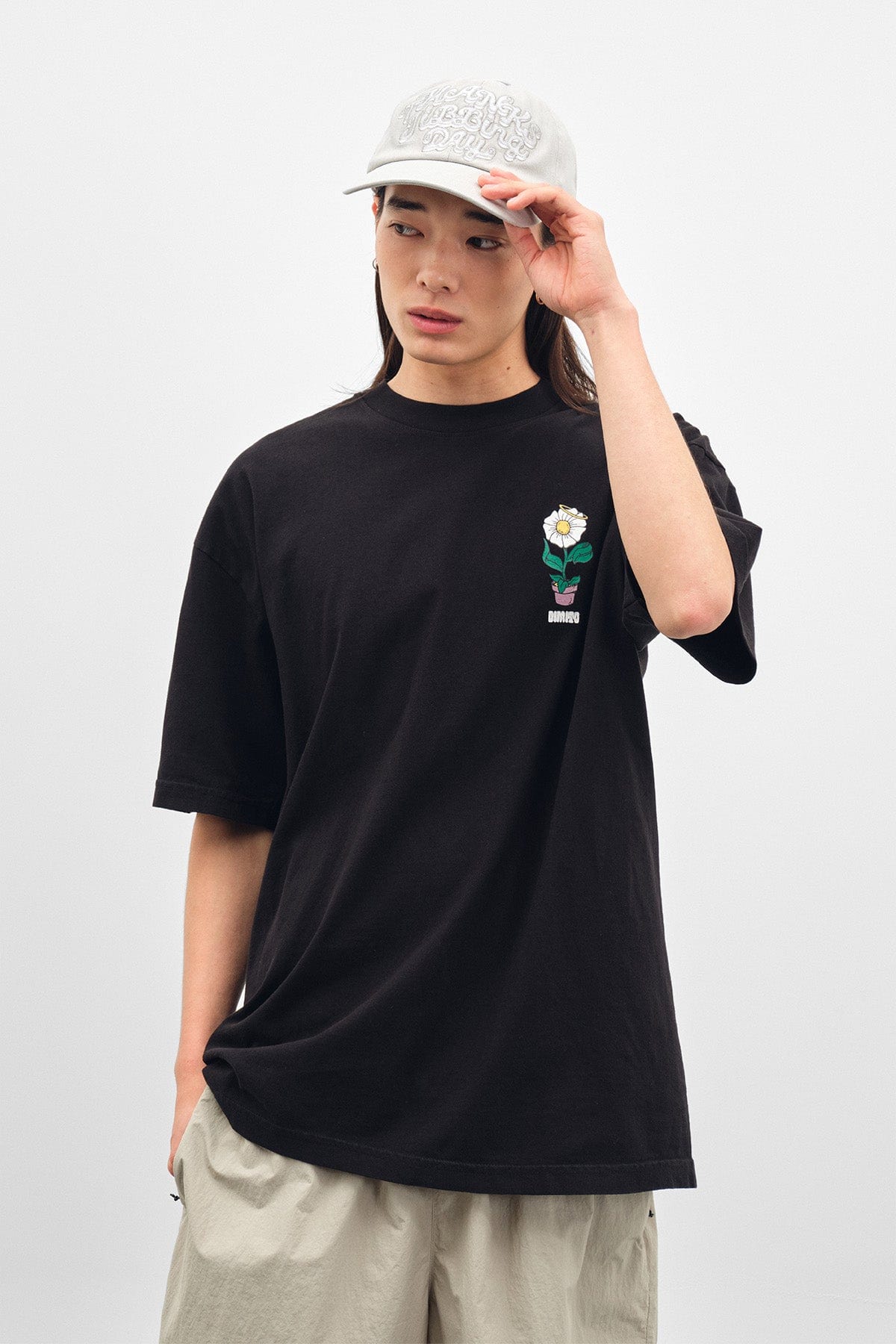 VERT FLOWER SSV GD 6.5OZ TEE BLACK