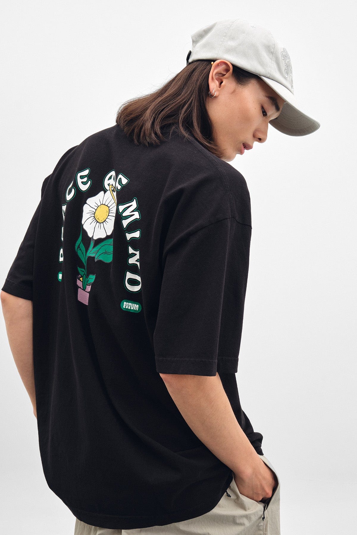 VERT FLOWER SSV GD 6.5OZ TEE BLACK