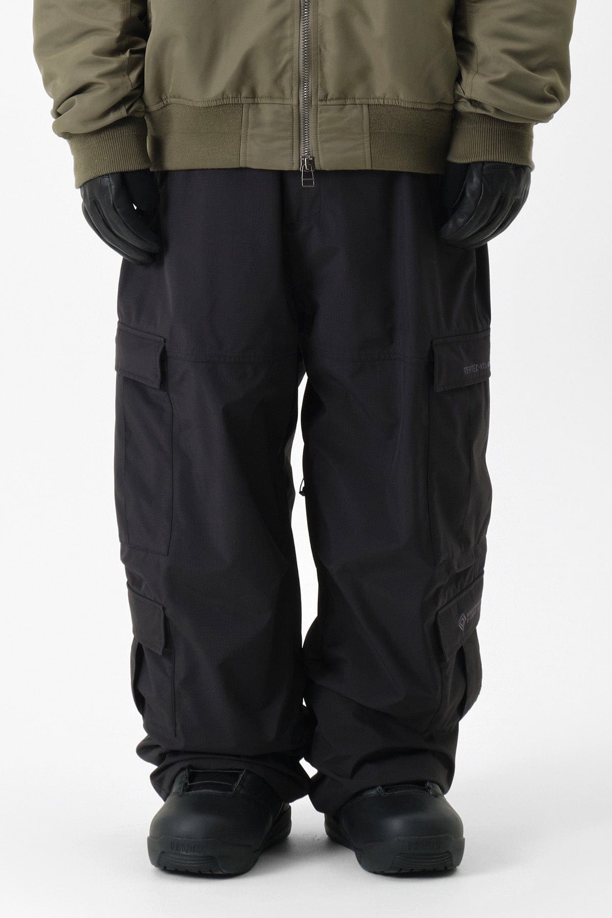 VERT GTX MULTI CARGO PANTS BLACK (Semi wide fit)