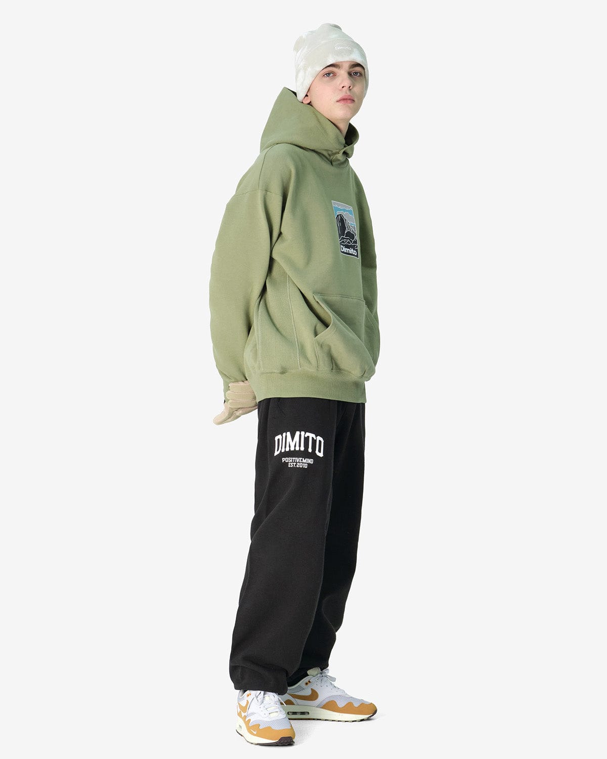 VERT HAE EMBROIDERY HOODIE OLIVE