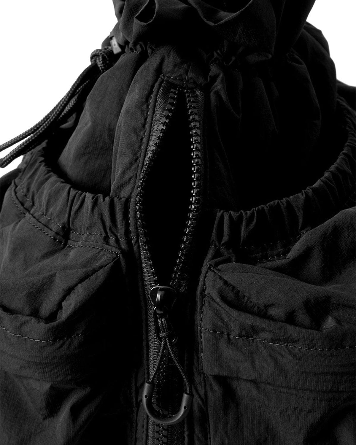 VERT ONE-SIZE [FOUND POCKET] CLOVER BUCKET BAG BLACK