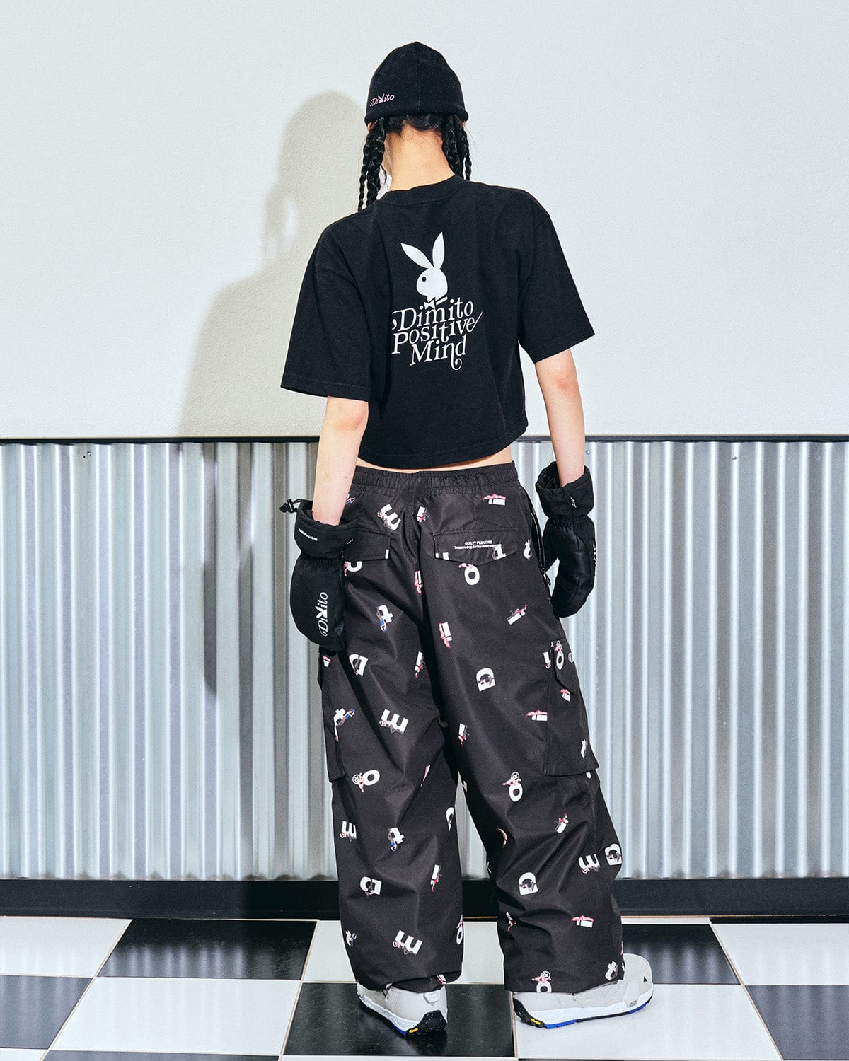 VERT (PLAYBOY X DIMITO) BIG PANTS P CHARCOAL (Wide Fit)