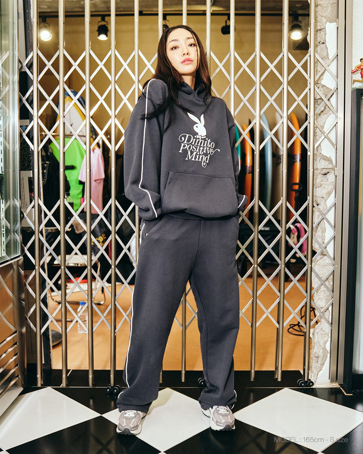 VERT (PLAYBOY X DIMITO) SWEATPANTS CHARCOAL