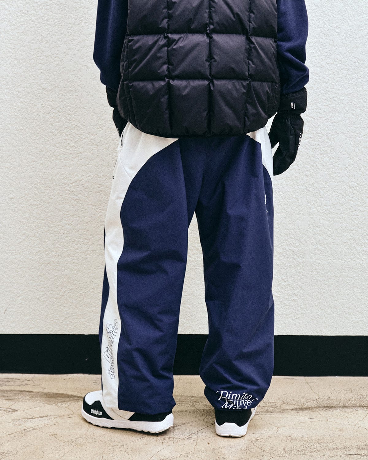 VERT (PLAYBOY X DIMITO) TEAM PANTS NAVY (Semi Wide Fit)