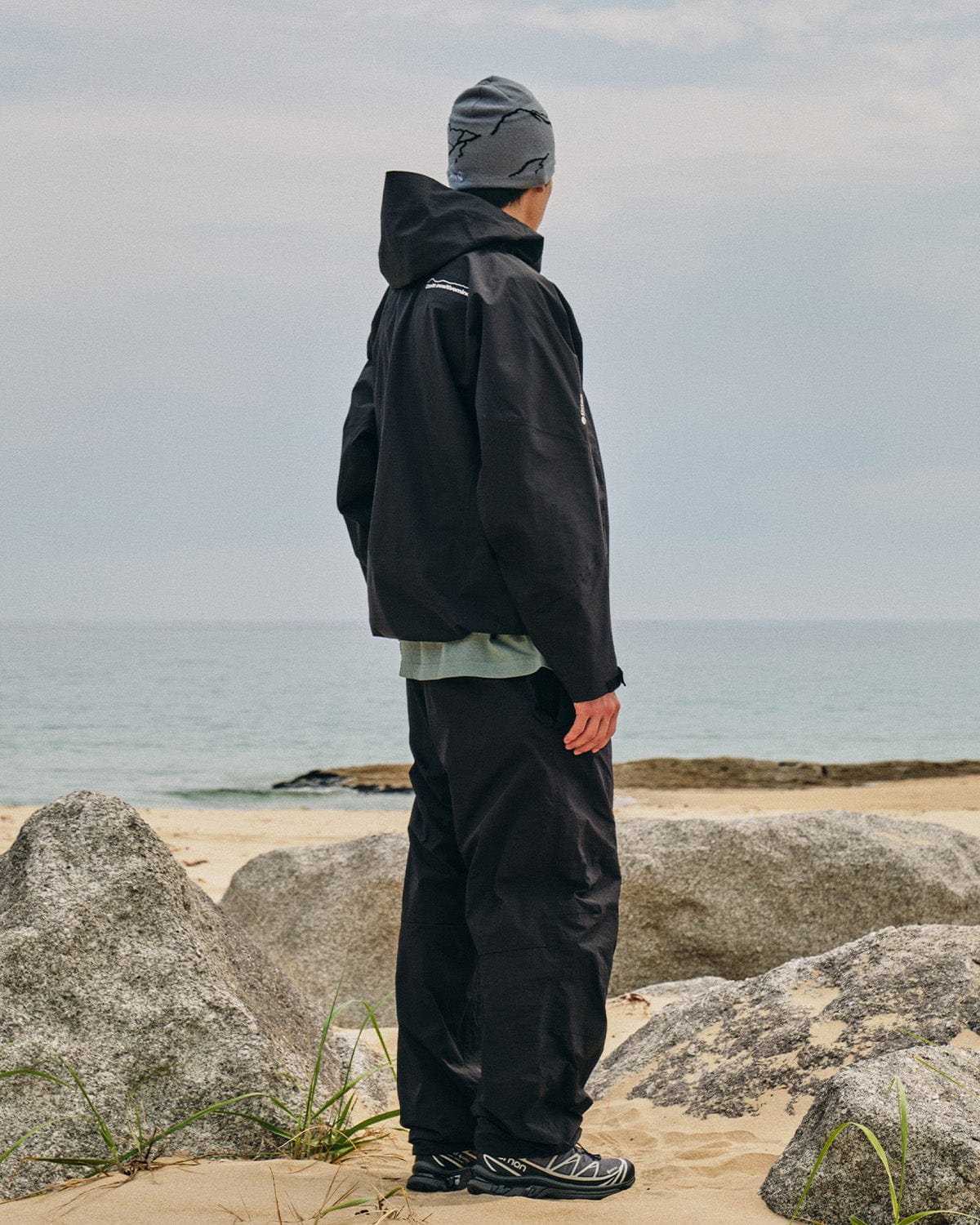 VERT WORLD 2L JACKET BLACK